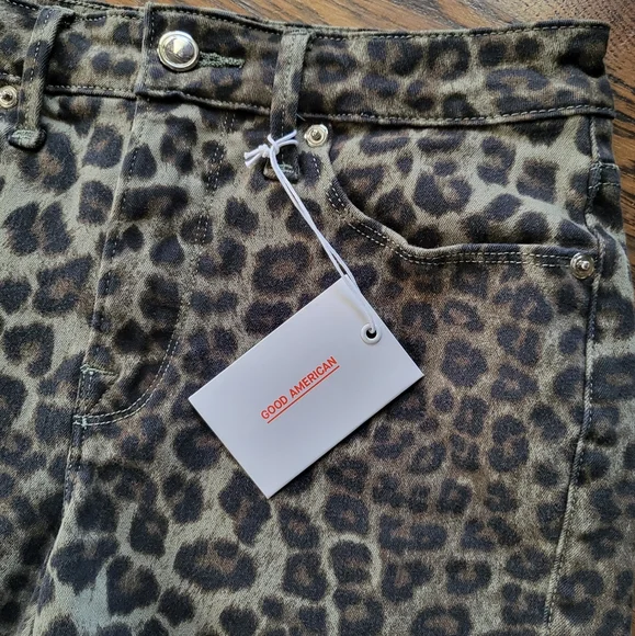 Good American High Rise Shorts size 2/26 - Picture 5 of 10